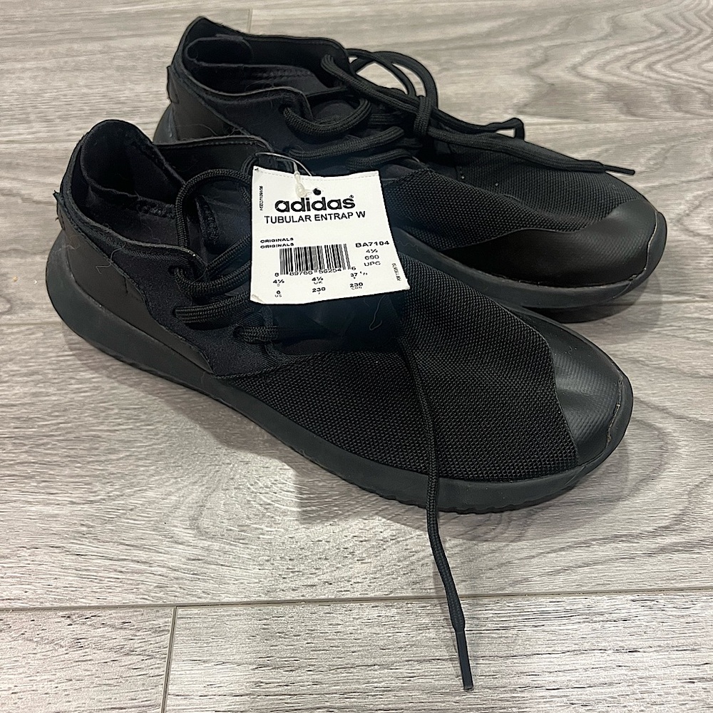 BRAND NEW BLACK ADIDAS WOMEN’S RUNNERS - Size 6 - Picture 2 of 2
